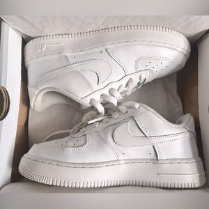 ⭐️ Nike Air Force 1 LE (GS)